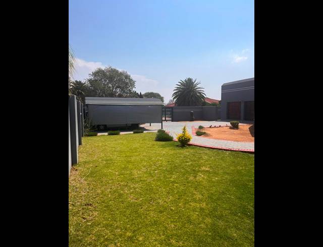 3 BEDROOM HOUSE FOR SALE IN RIVIERA PARK